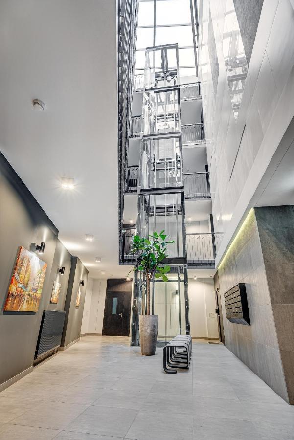 Happy Inn Presidential, Self Check-In, Parking In The Underground Garage ヴィリニュス エクステリア 写真
