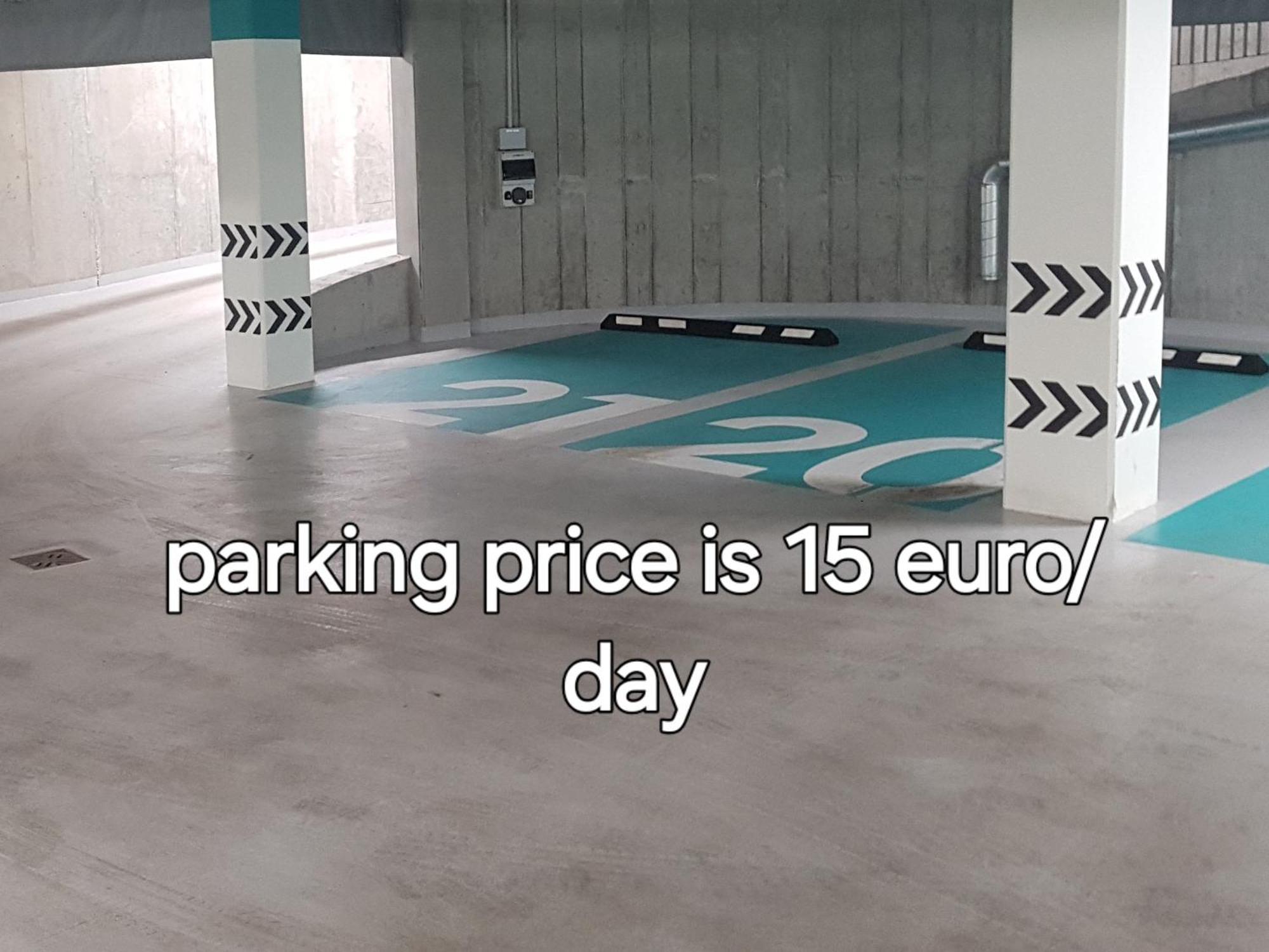Happy Inn Presidential, Self Check-In, Parking In The Underground Garage ヴィリニュス エクステリア 写真